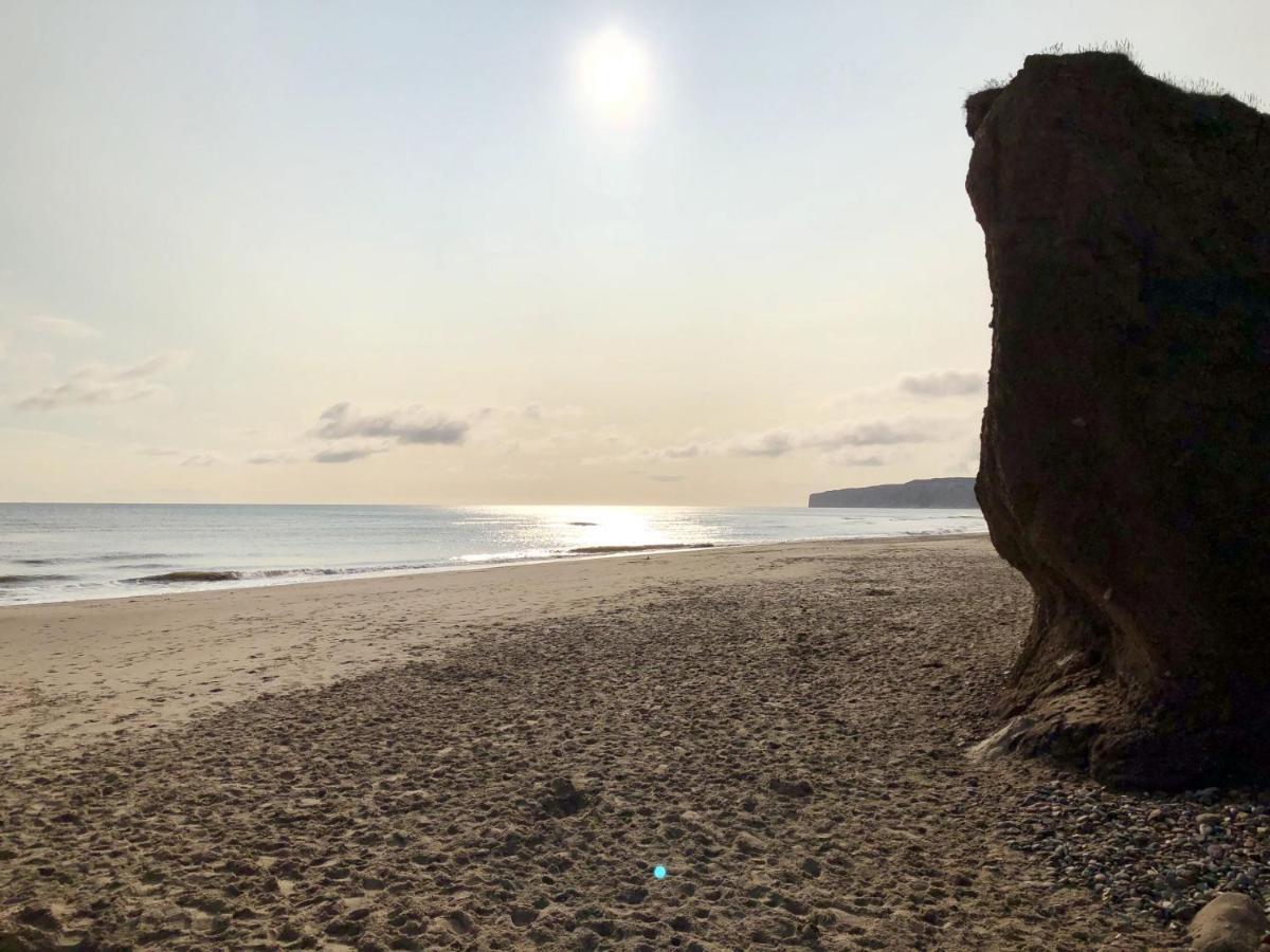 Azure Beach House Filey Esterno foto