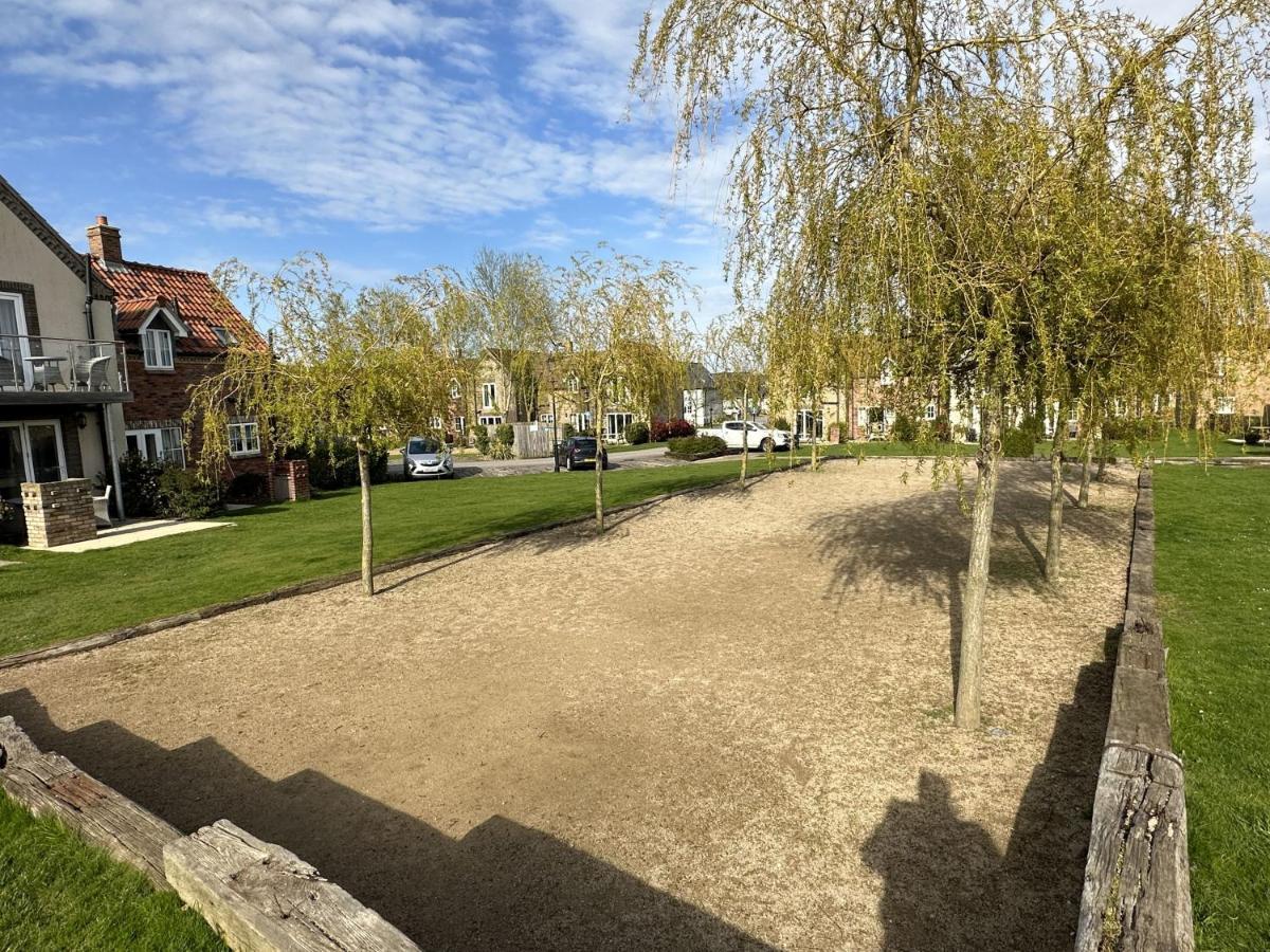 Azure Beach House Filey Esterno foto